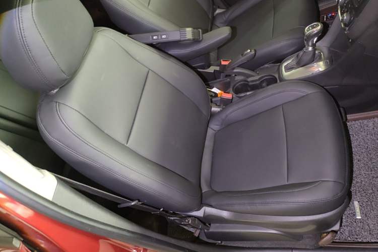 Used Buick Encore 2015 1.4T Automatic Two-Wheel Drive Urban Elite Version Right Front Seat