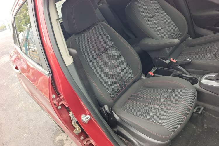 Used Buick Encore 2015 1.4T Automatic Two-Wheel Drive Urban Elite Version Right Front Seat