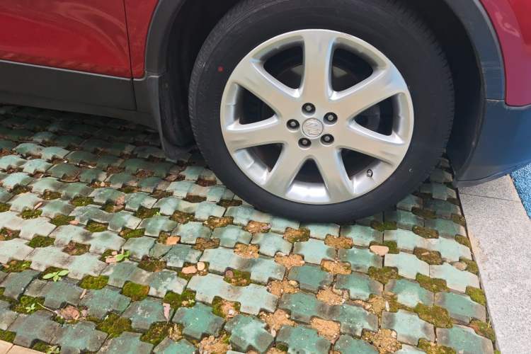 Used Buick Encore 2015 1.4T Automatic Two-Wheel Drive Urban Elite Version Right Front Wheel Hub