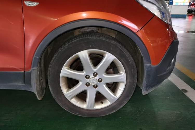 Used Buick Encore 2015 1.4T Automatic Two-Wheel Drive Urban Elite Version Right Front Wheel Hub