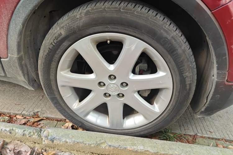 Used Buick Encore 2015 1.4T Automatic Two-Wheel Drive Urban Elite Version Right Front Wheel Hub