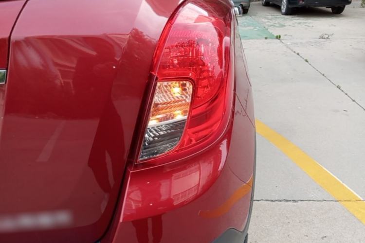 Used Buick Encore 2015 1.4T Automatic Two-Wheel Drive Urban Elite Version Right Rear Taillight