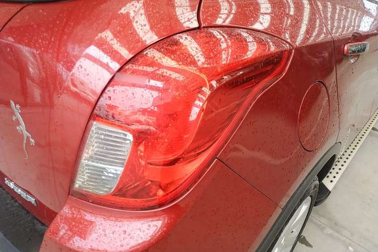 Used Buick Encore 2015 1.4T Automatic Two-Wheel Drive Urban Leading Model Right Rear Taillight