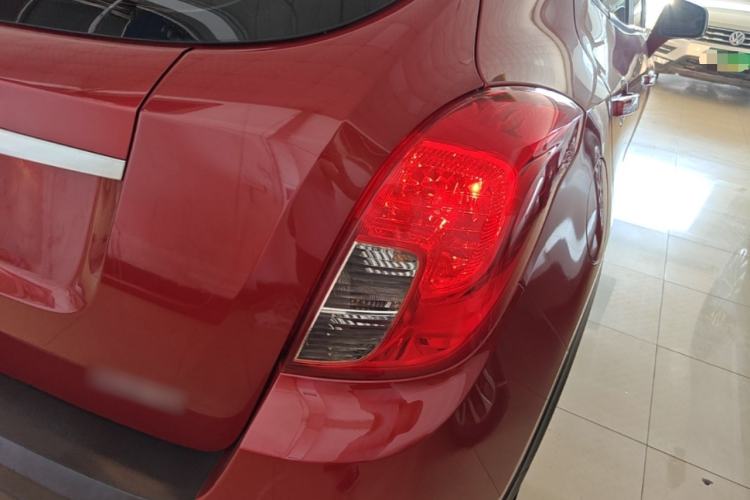 Used Buick Encore 2015 1.4T Automatic Two-Wheel Drive Urban Elite Version Right Rear Taillight