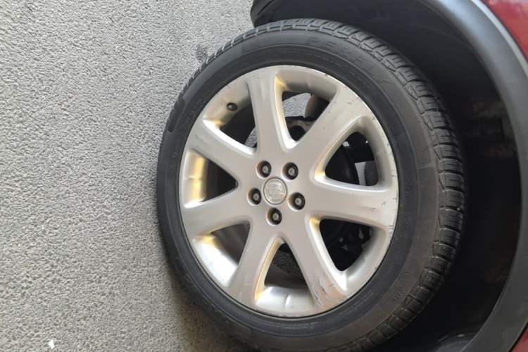 Used Buick Encore 2015 1.4T Automatic Two-Wheel Drive Urban Elite Version Right Rear Wheel Hub