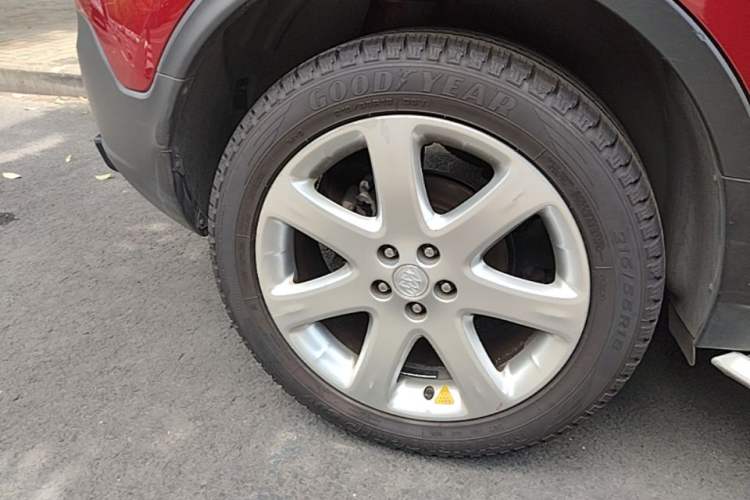Used Buick Encore 2015 1.4T Automatic Two-Wheel Drive Urban Elite Version Right Rear Wheel Hub