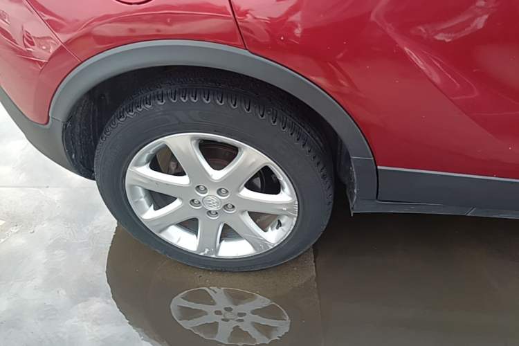 Used Buick Encore 2015 1.4T Automatic Two-Wheel Drive Urban Elite Version Right Rear Wheel Hub