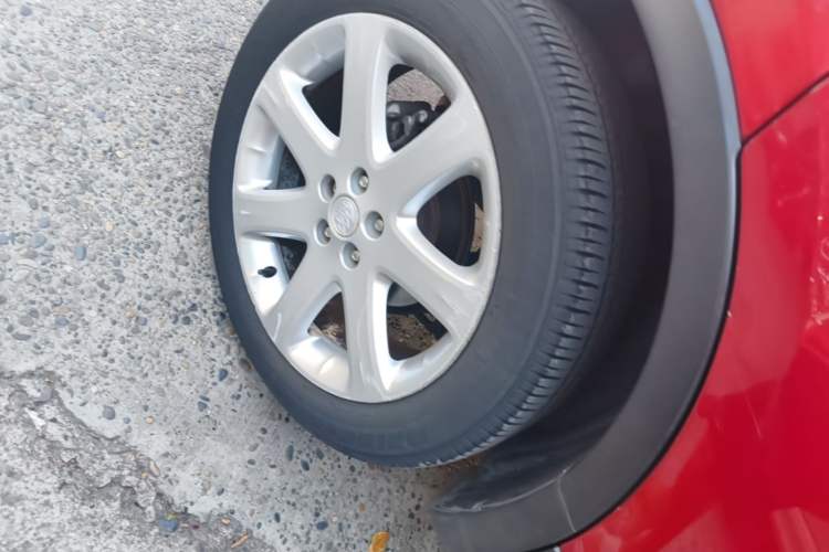 Used Buick Encore 2015 1.4T Automatic Two-Wheel Drive Urban Leading Model Right Rear Wheel Hub