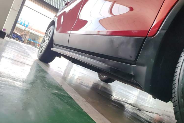 Used Buick Encore 2015 1.4T Automatic Two-Wheel Drive Urban Elite Version Right Side Sill
