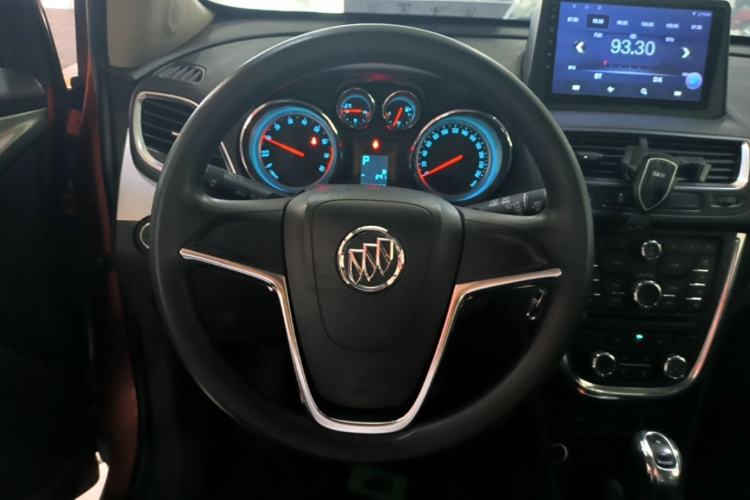 Used Buick Encore 2015 1.4T Automatic Two-Wheel Drive Urban Elite Version Steering Wheel