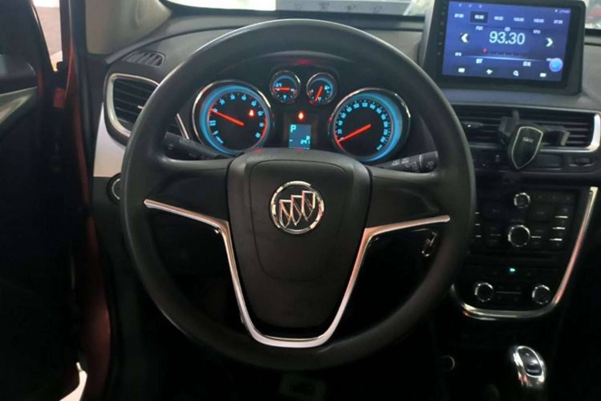 Used Buick Encore 2015 1.4T Automatic Two-Wheel Drive Urban Elite Version Steering Wheel
