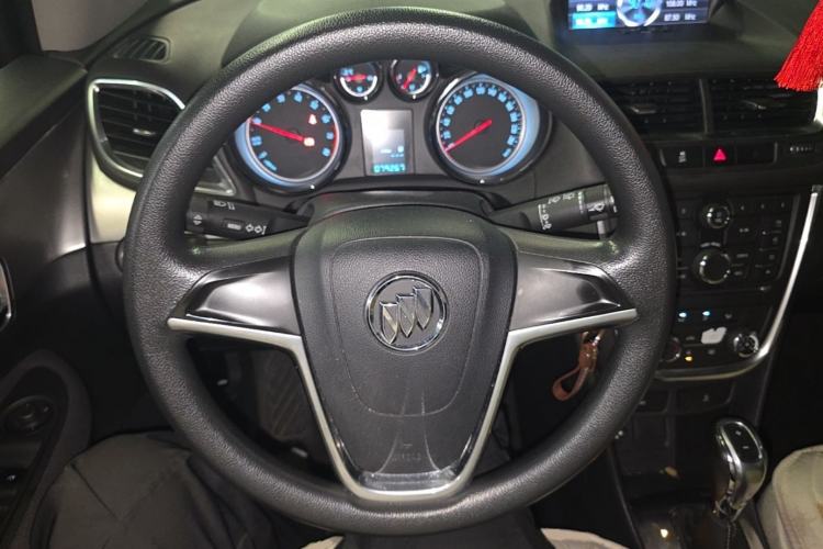 Used Buick Encore 2015 1.4T Automatic Two-Wheel Drive Urban Elite Version Steering Wheel