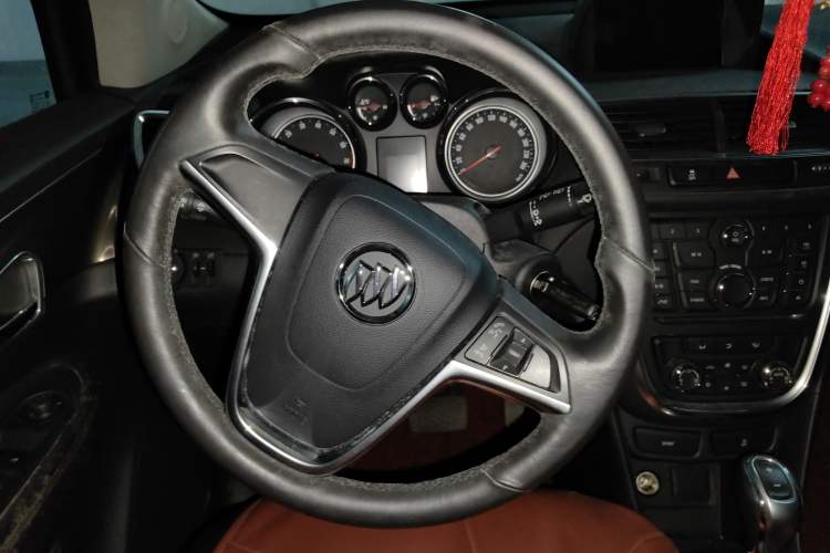Used Buick Encore 2015 1.4T Automatic Two-Wheel Drive Urban Leading Model Steering Wheel
