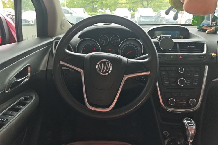 Used Buick Encore 2015 1.4T Automatic Two-Wheel Drive Urban Elite Version Steering Wheel
