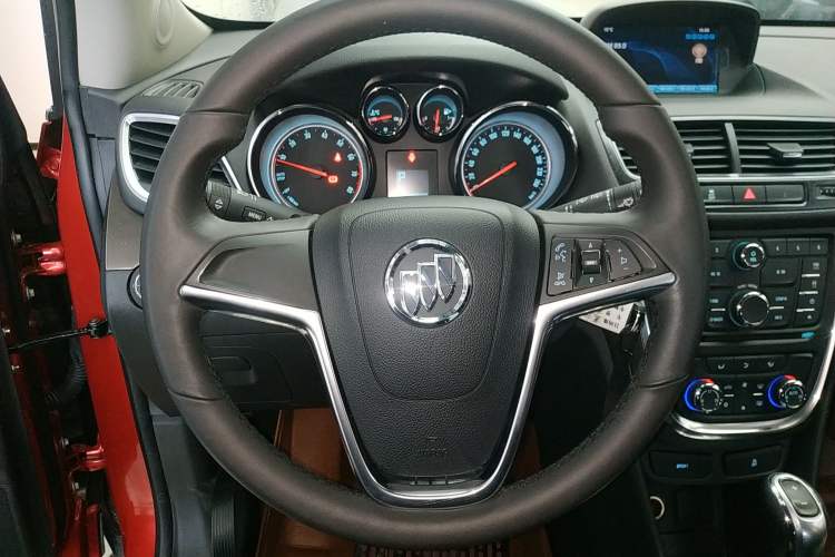 Used Buick Encore 2015 1.4T Automatic Two-Wheel Drive Urban Leading Model Steering Wheel