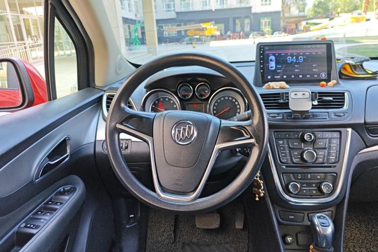 Used Buick Encore 2015 1.4T Automatic Two-Wheel Drive Urban Elite Version Steering Wheel