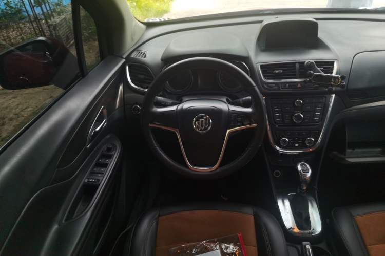 Used Buick Encore 2015 1.4T Automatic Two-Wheel Drive Urban Leading Model Steering Wheel