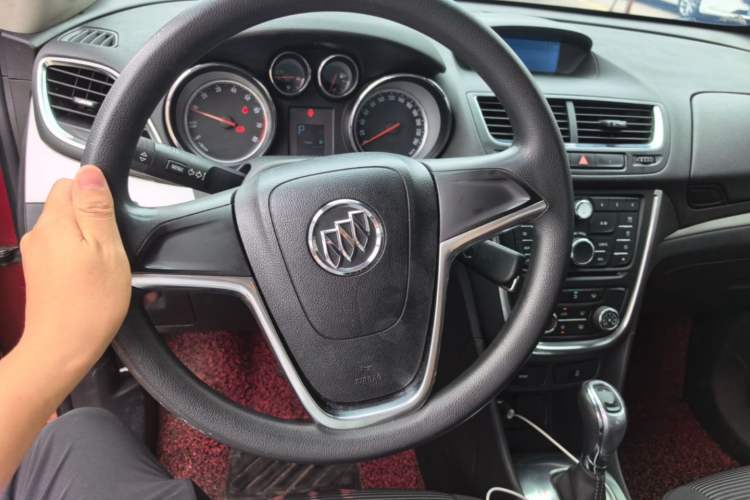 Used Buick Encore 2015 1.4T Automatic Two-Wheel Drive Urban Elite Version Steering Wheel