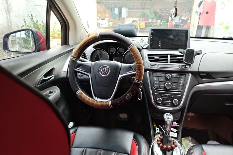Used Buick Encore 2015 1.4T Automatic Two-Wheel Drive Urban Elite Version Steering Wheel