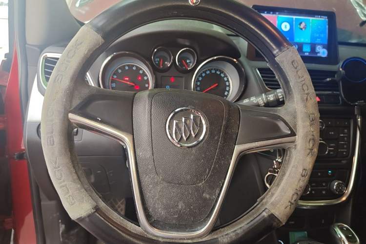 Used Buick Encore 2015 1.4T Automatic Two-Wheel Drive Urban Elite Version Steering Wheel