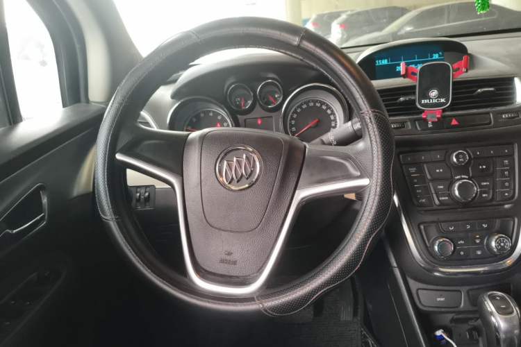 Used Buick Encore 2015 1.4T Automatic Two-Wheel Drive Urban Elite Version Steering Wheel