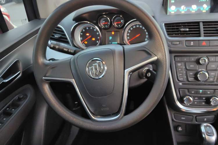 Used Buick Encore 2015 1.4T Automatic Two-Wheel Drive Urban Elite Version Steering Wheel
