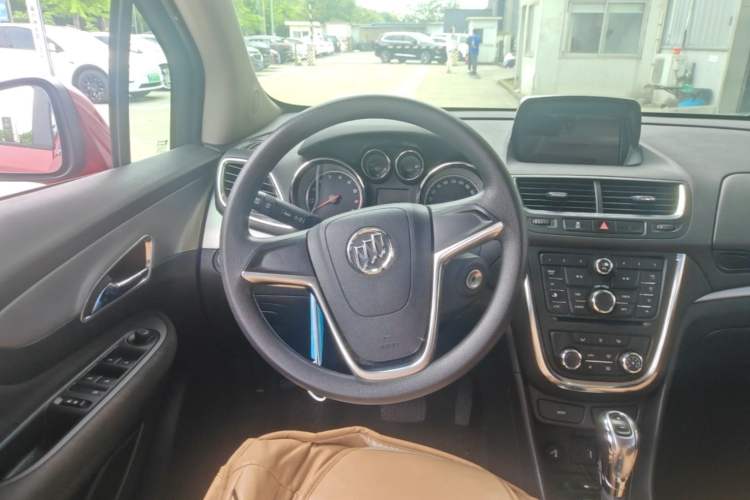 Used Buick Encore 2015 1.4T Automatic Two-Wheel Drive Urban Elite Version Steering Wheel