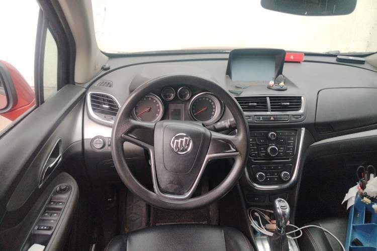 Used Buick Encore 2015 1.4T Automatic Two-Wheel Drive Urban Elite Version Steering Wheel