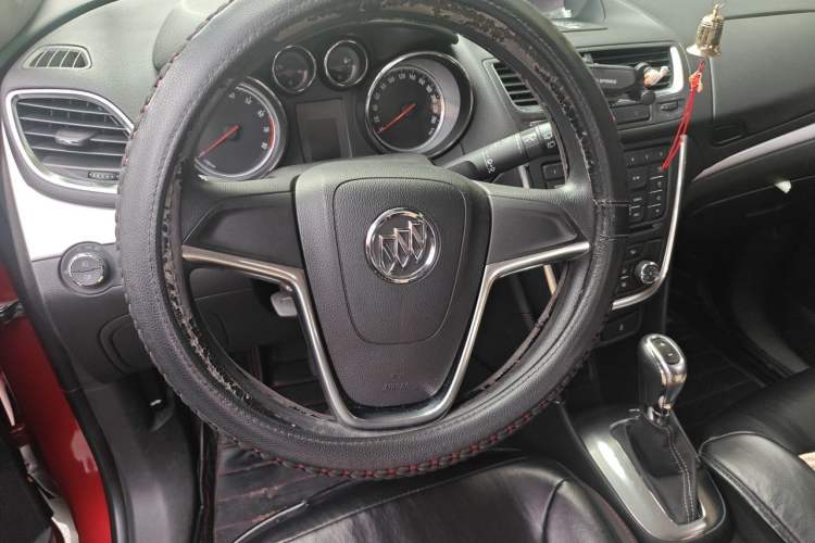 Used Buick Encore 2015 1.4T Automatic Two-Wheel Drive Urban Elite Version Steering Wheel