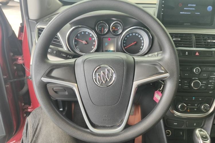 Used Buick Encore 2015 1.4T Automatic Two-Wheel Drive Urban Elite Version Steering Wheel
