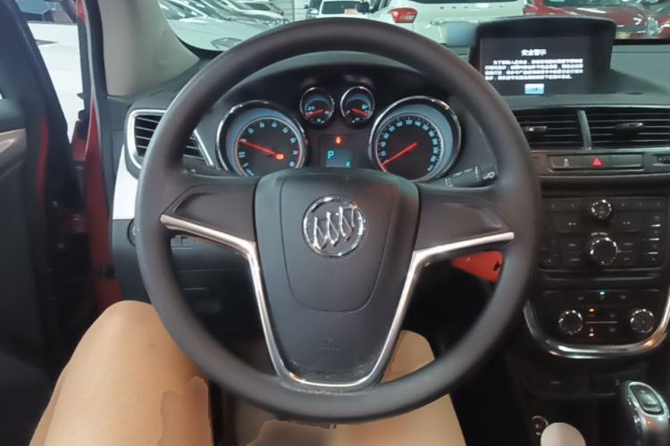 Used Buick Encore 2015 1.4T Automatic Two-Wheel Drive Urban Elite Version Steering Wheel