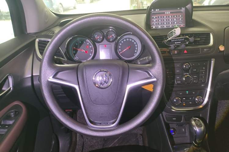 Used Buick Encore 2015 1.4T Automatic Two-Wheel Drive Urban Elite Version Steering Wheel