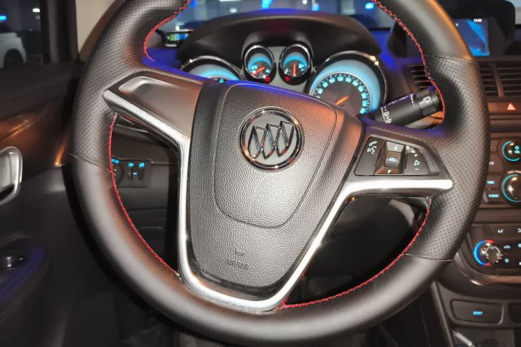 Used Buick Encore 2015 1.4T Automatic Two-Wheel Drive Urban Leading Model Steering Wheel