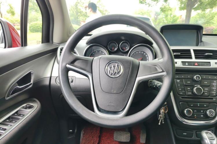 Used Buick Encore 2015 1.4T Automatic Two-Wheel Drive Urban Elite Version Steering Wheel