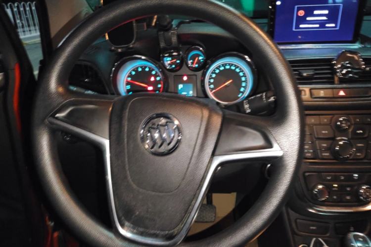 Used Buick Encore 2015 1.4T Automatic Two-Wheel Drive Urban Elite Version Steering Wheel