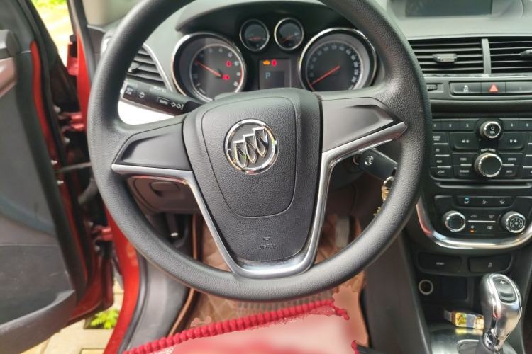Used Buick Encore 2015 1.4T Automatic Two-Wheel Drive Urban Elite Version Steering Wheel
