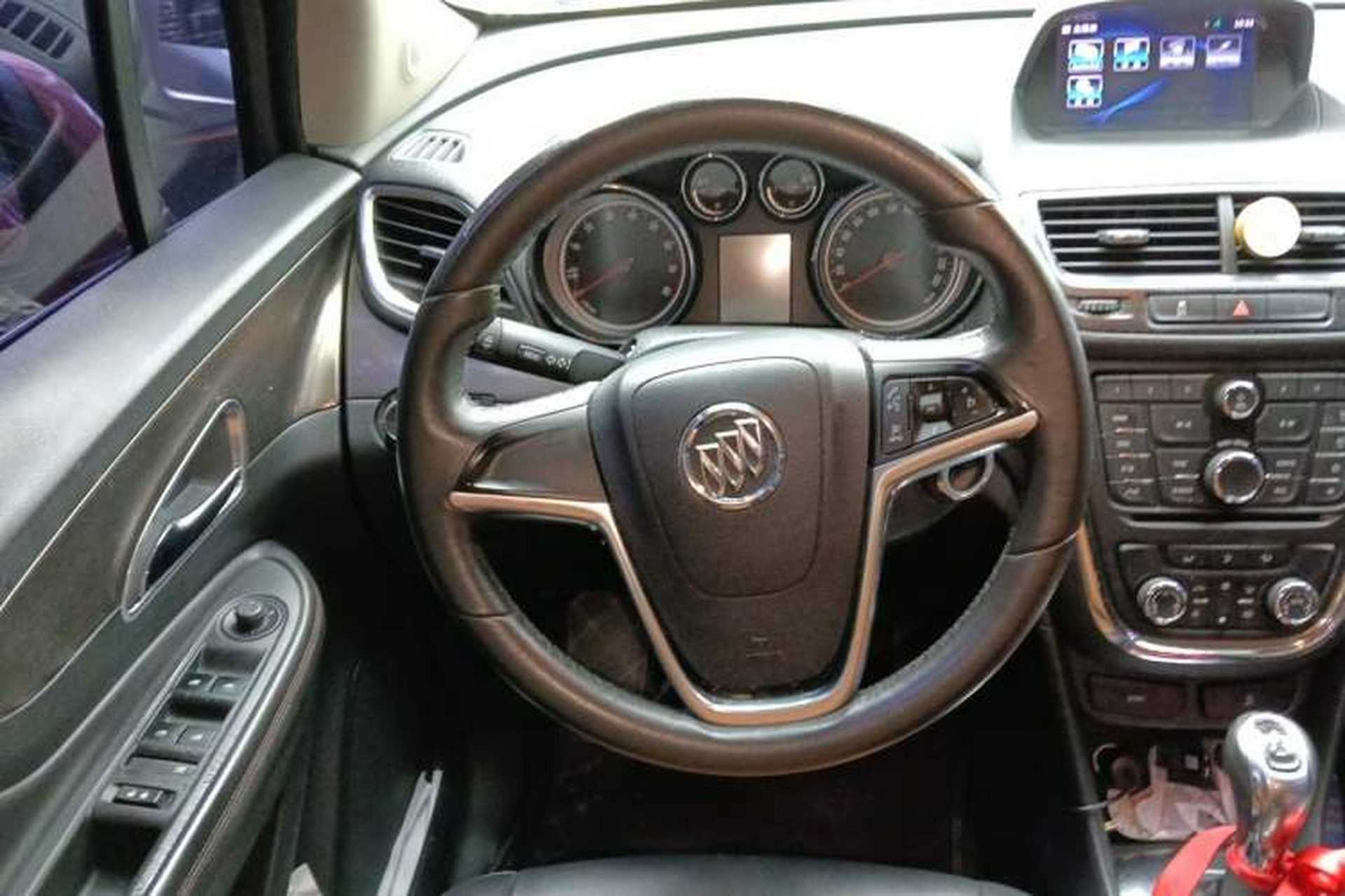 Used Buick Encore 2015 1.4T Automatic All-Wheel-Drive Flagship Model Steering Wheel
