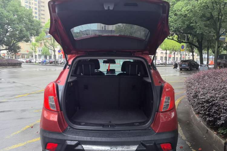Used Buick Encore 2015 1.4T Automatic Two-Wheel Drive Urban Elite Version Trunk