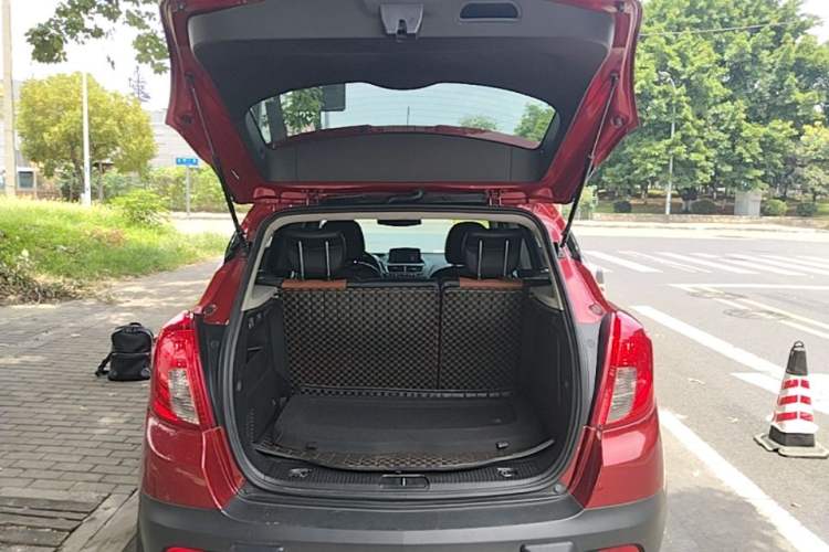 Used Buick Encore 2015 1.4T Automatic Two-Wheel Drive Urban Elite Version Trunk