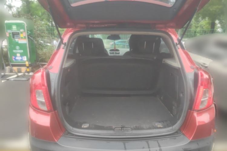 Used Buick Encore 2015 1.4T Manual Two-Wheel Drive Urban Advanced Model Trunk