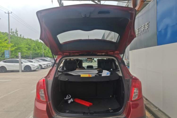 Used Buick Encore 2015 1.4T Automatic Two-Wheel Drive Urban Elite Version Trunk