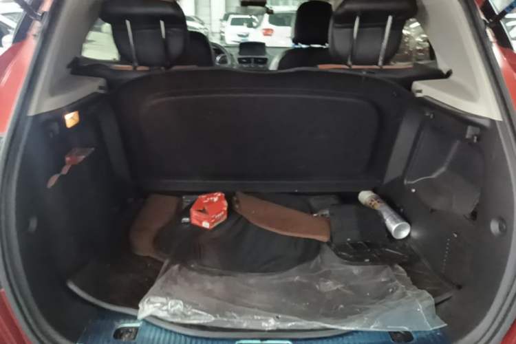 Used Buick Encore 2015 1.4T Automatic Two-Wheel Drive Urban Elite Version Trunk