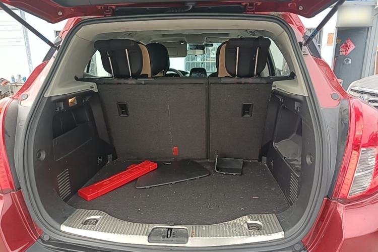 Used Buick Encore 2015 1.4T Automatic Two-Wheel Drive Urban Elite Version Trunk