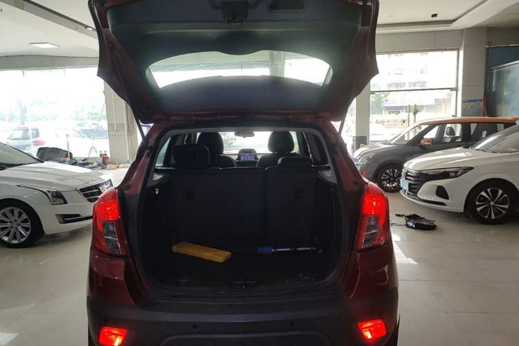 Used Buick Encore 2015 1.4T Automatic Two-Wheel Drive Urban Elite Version Trunk
