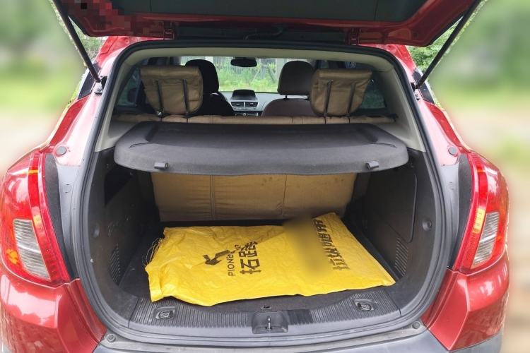 Used Buick Encore 2015 1.4T Automatic Two-Wheel Drive Urban Elite Version Trunk