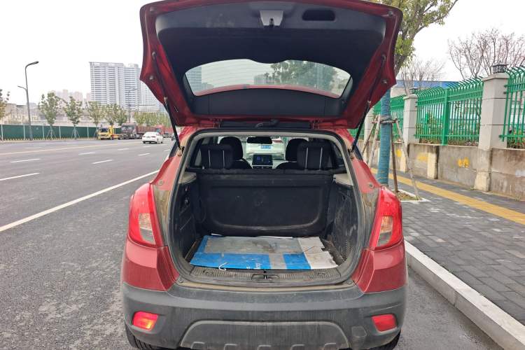 Used Buick Encore 2015 1.4T Automatic Two-Wheel Drive Urban Elite Version Trunk
