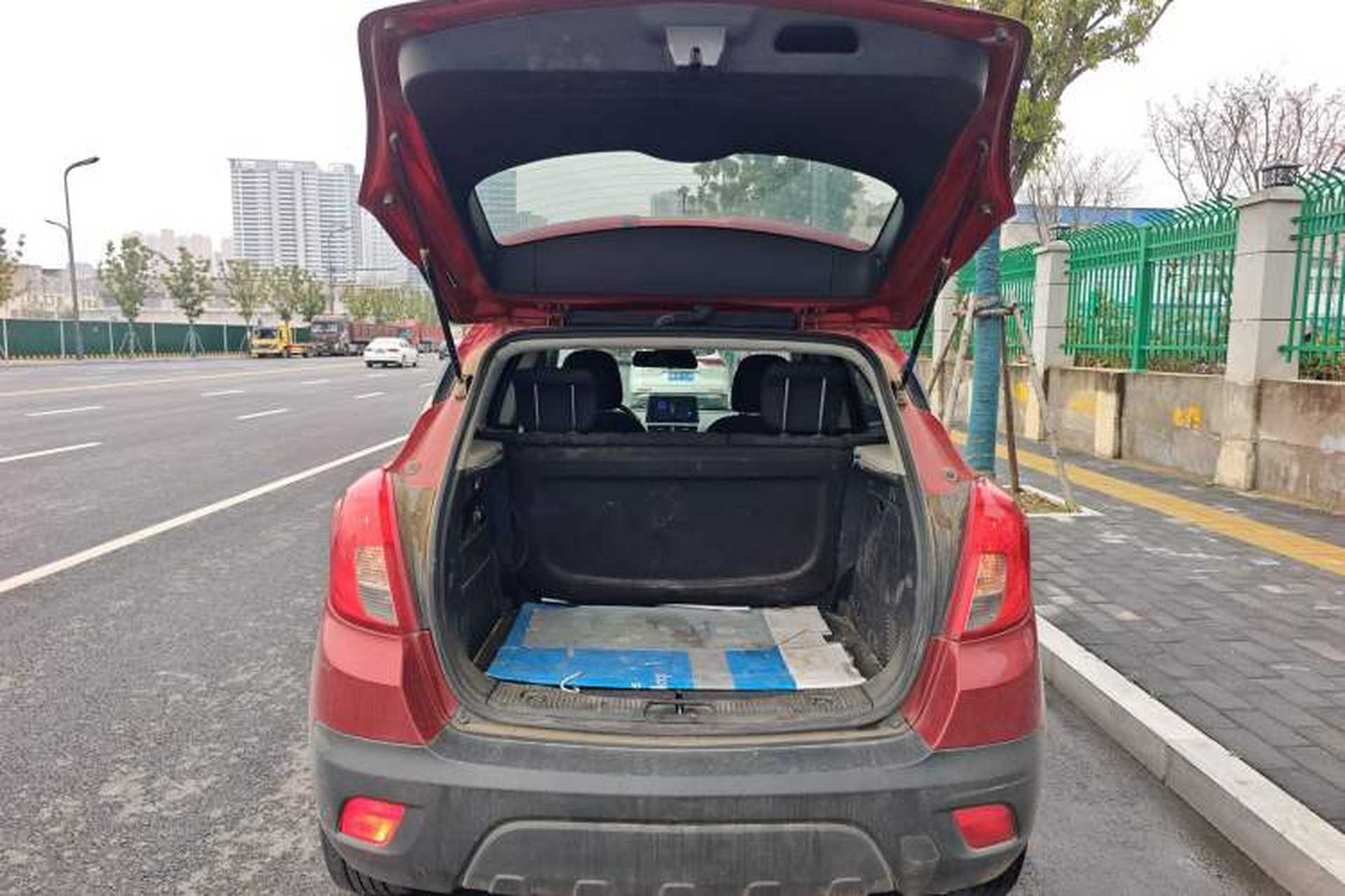 Used Buick Encore 2015 1.4T Automatic Two-Wheel Drive Urban Elite Version Trunk