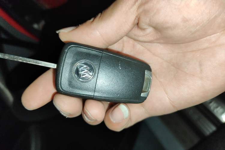 Used Buick Encore 2015 1.4T Automatic Two-Wheel Drive Urban Leading Model Vehicle Key