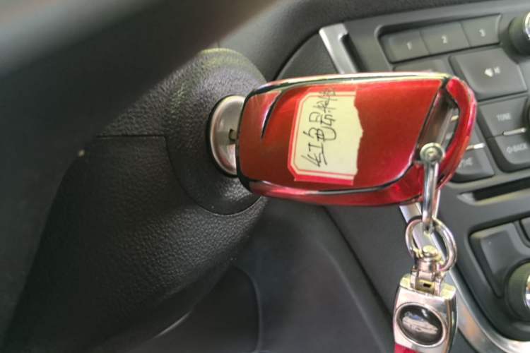 Used Buick Encore 2015 1.4T Automatic Two-Wheel Drive Urban Elite Version Vehicle Key