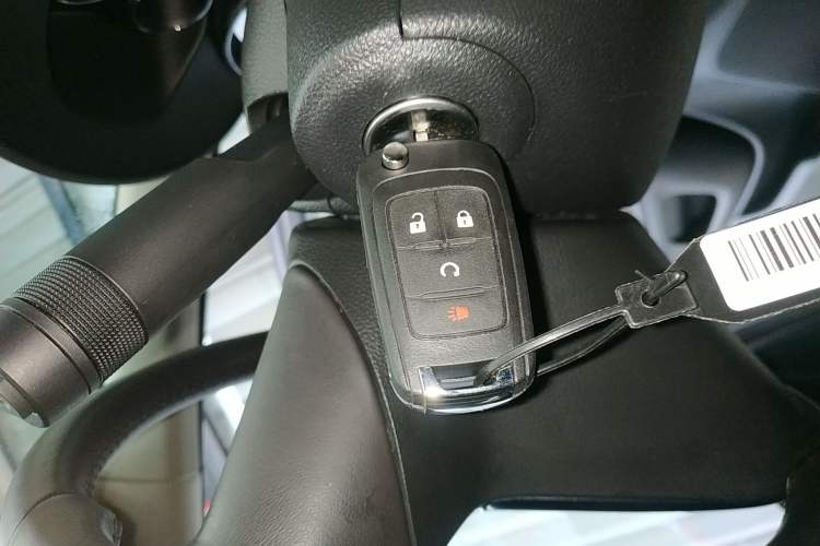 Used Buick Encore 2015 1.4T Automatic Two-Wheel Drive Urban Leading Model Vehicle Key
